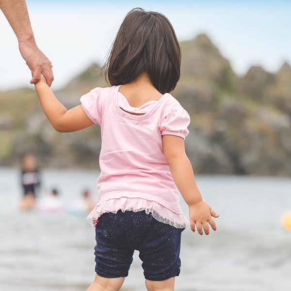 小さい子は海や花火が苦手？ 脳科学で捉える「感覚のちがい」