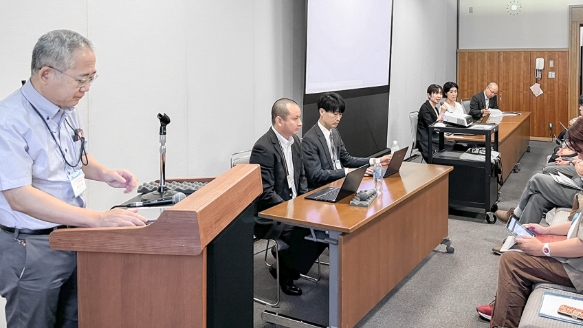 ４人の講演に続き、「指定討論」として、独立行政法人国立特別支援教育総合研究所理事の清重隆信氏が登壇。
