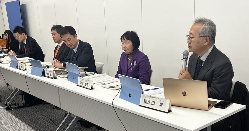 記者報告会の様子